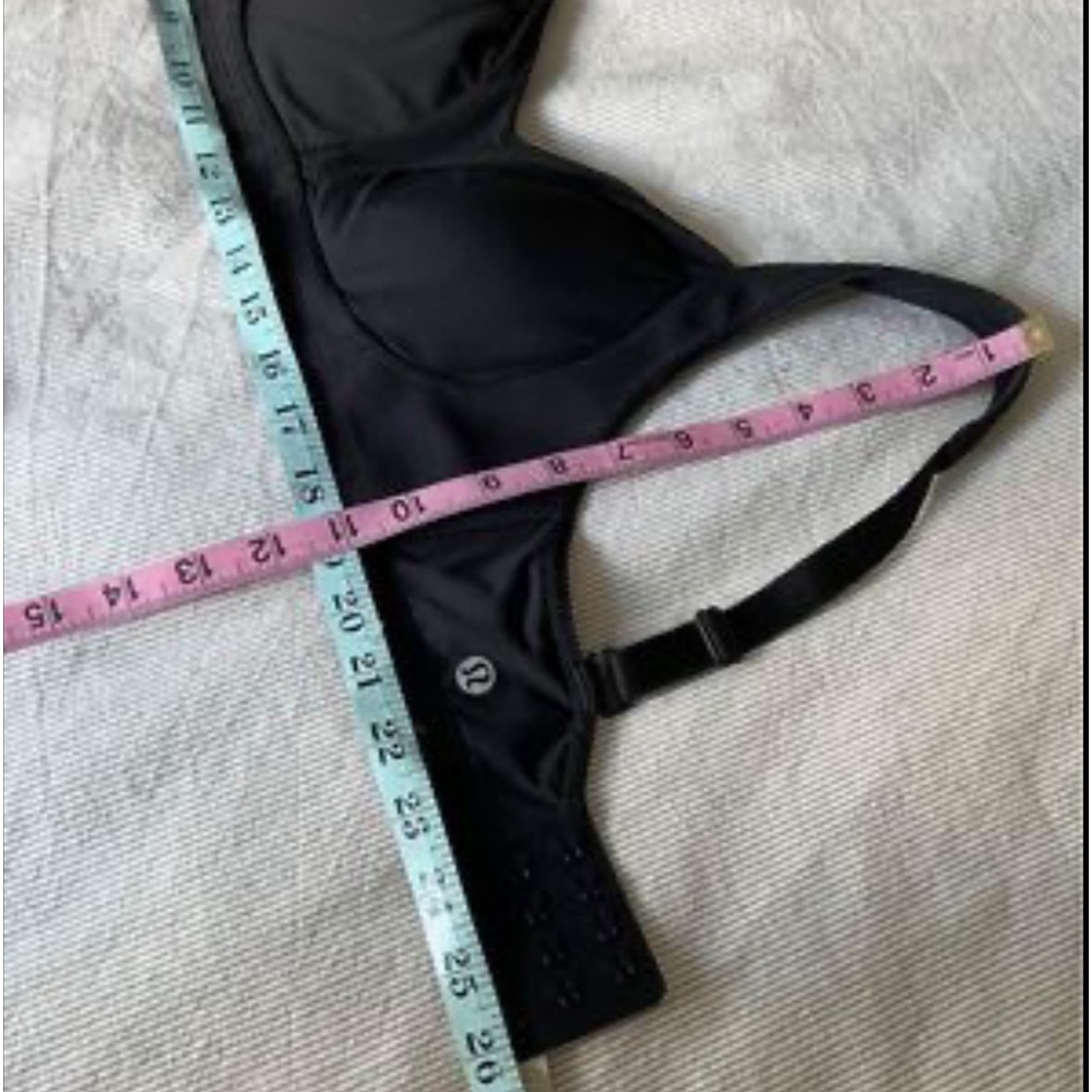 Lululemon black sports bra 32 DD Lulu lemon